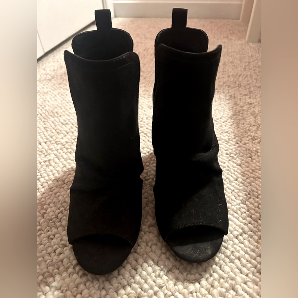 Brash black heels